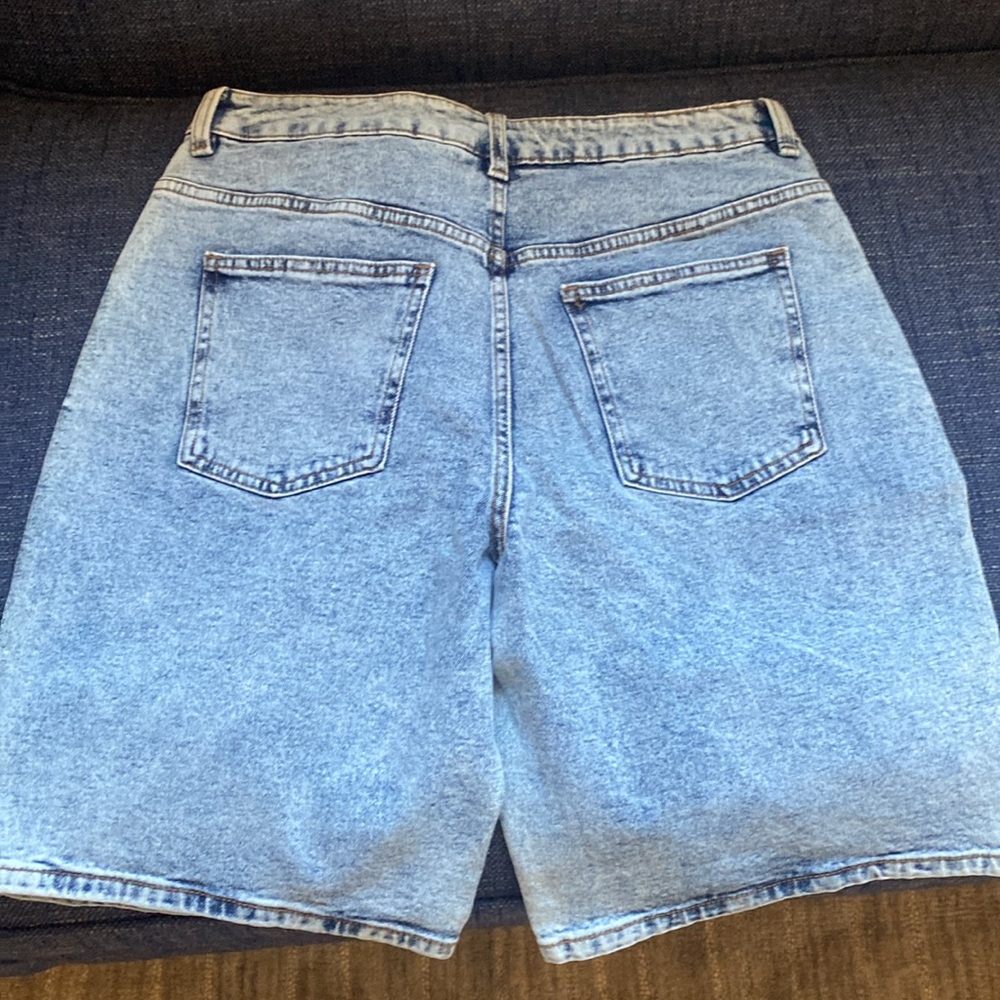 Shorts - Picture 5 of 6